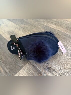 Victoria’s Secret size Small (5-6) Navy Blue Pom Slip On Slippers